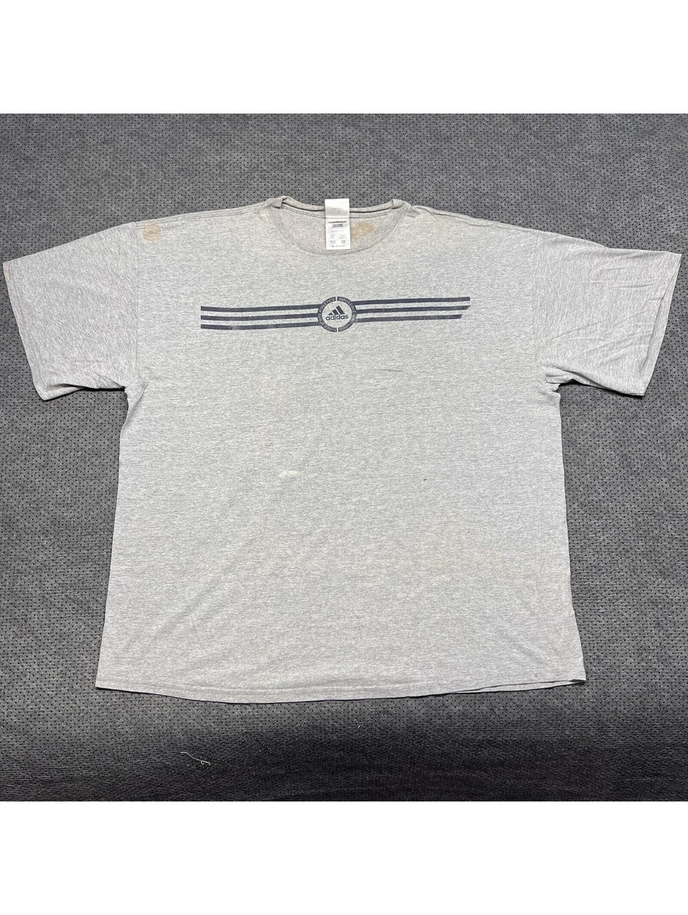 Vintage Adidas Active Sportswear T-Shirt XXL Center Logo Rare Men’s Gray